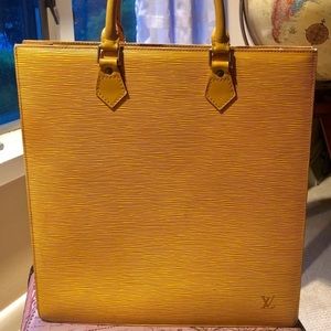 Louis Vuitton Sac Plat Eli Leather Tote